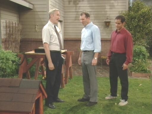 Season 10 Episode 21: Al Goes to the Dogs