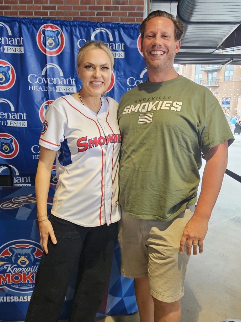 Married with Children elaine hendrix fan meetup