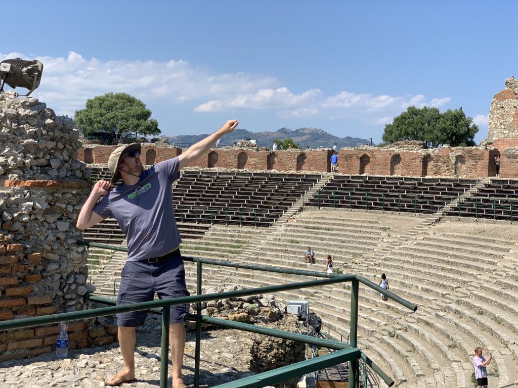 Married with Children al bundy pose ancient theater